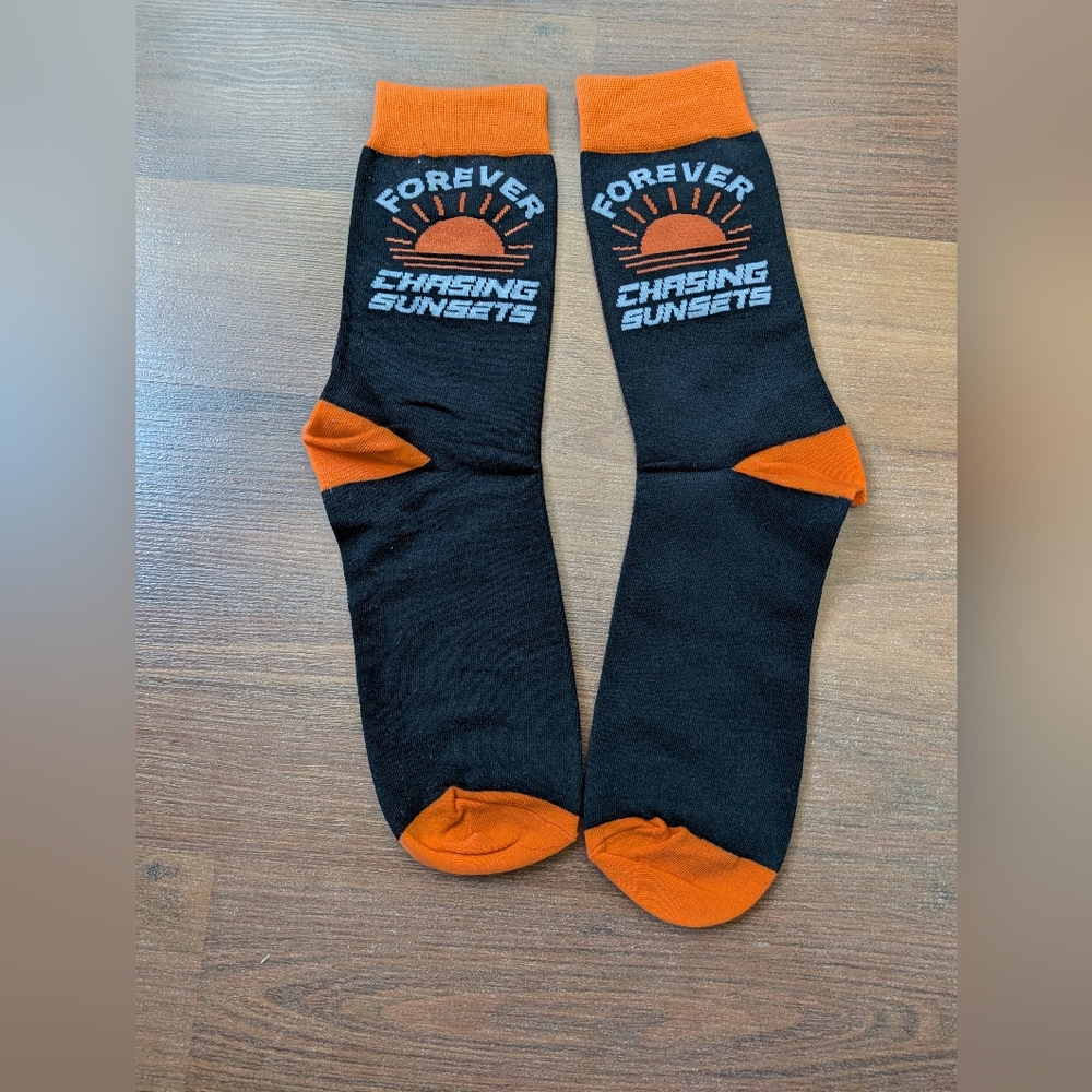 New Forever Chasing Sunsets Men's Black & Orange Crew Socks